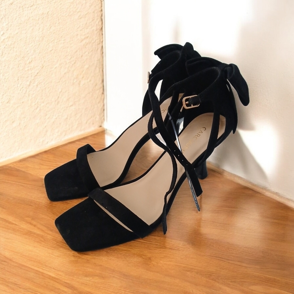 Elegant Black Women's Heels - Picture 2 of 7